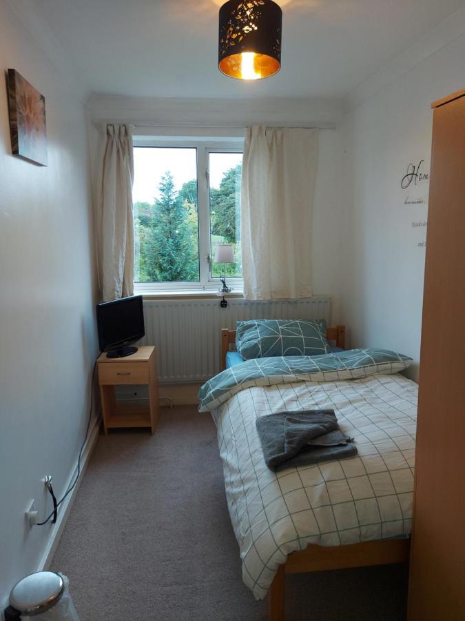Spacious And Serene Stay Near Milton Keynes Centre Willen Exterior foto