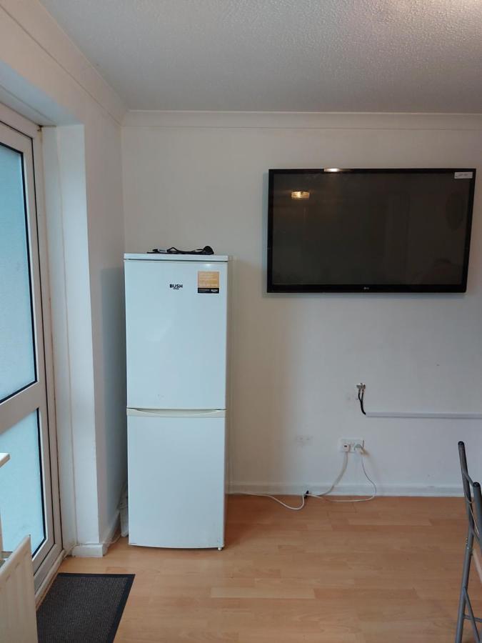 Spacious And Serene Stay Near Milton Keynes Centre Willen Exterior foto